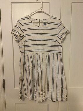 Old Navy White and Navy Striped Short Sleeve Midi Dress